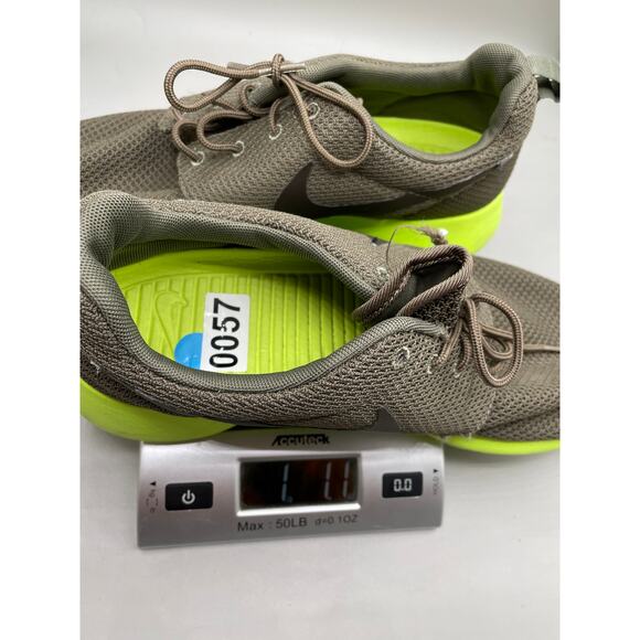 Nike Men’s Grey & Lime Green Roshe Run Athletic Shoes 9.5 - Picture 6 of 6